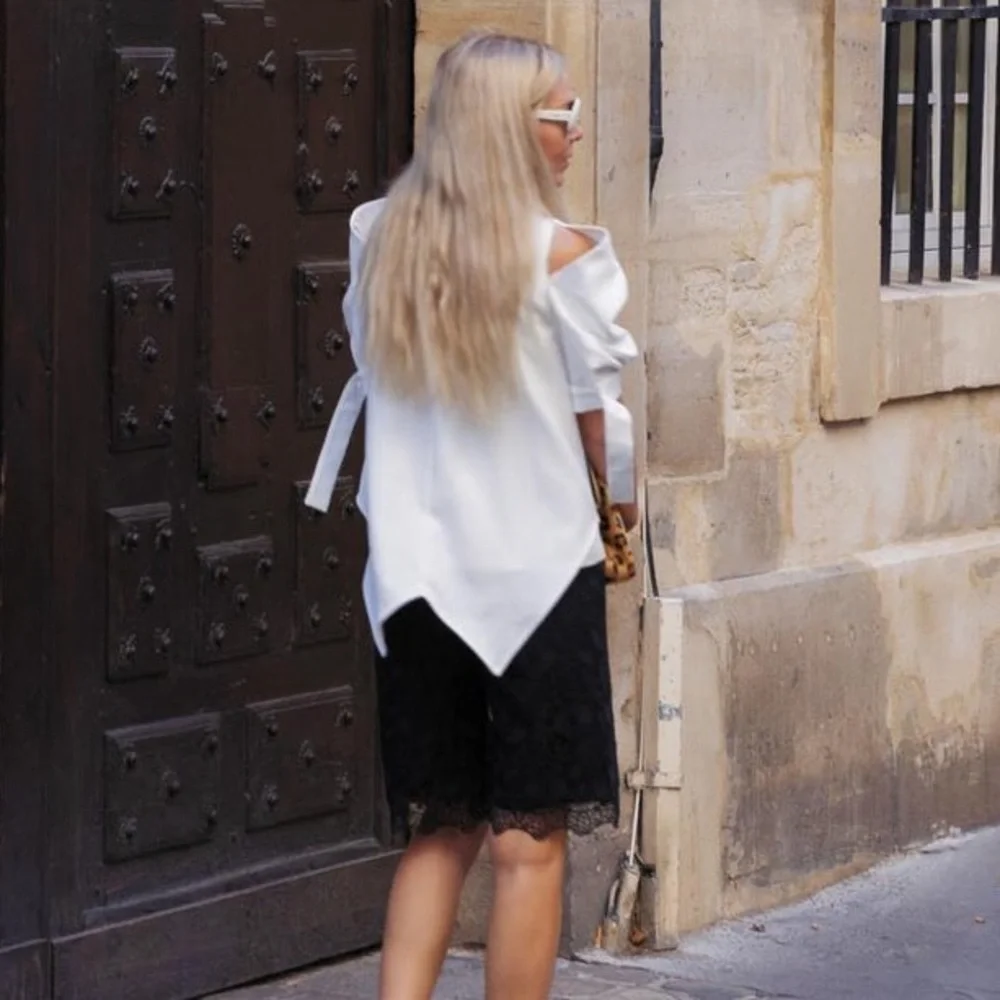 Elegant White Women's Cutout Sleeve Blouse - Picture 3 of 4